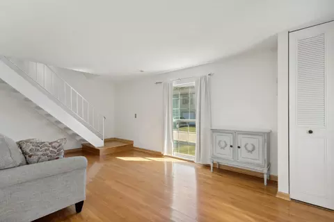 1171 Bunker Hill Ct #E, Wheaton, IL 60189 photo 3