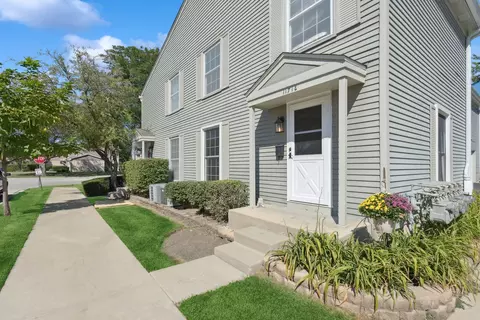 1171 Bunker Hill Ct #E, Wheaton, IL 60189 photo 2