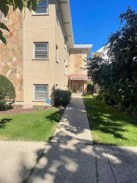 426 N Harvey Ave #2SW, Oak Park, IL 60302
