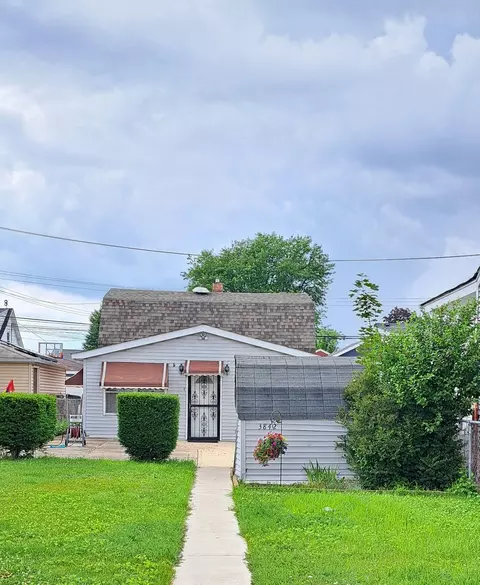 3842 N Pioneer Ave, Chicago, IL 60634