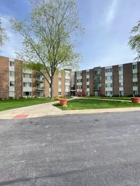 140 W Wood St #213, Palatine, IL 60067