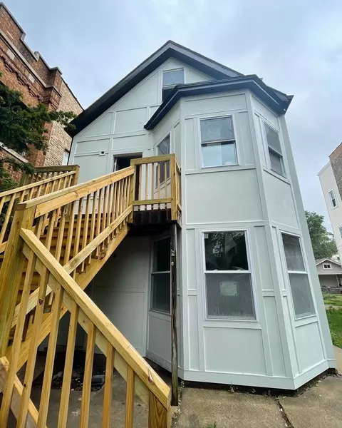3087 N Elbridge Ave, Chicago, IL 60618