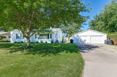 1009 Bakewell Ave, Normal, IL 61761 photo 2