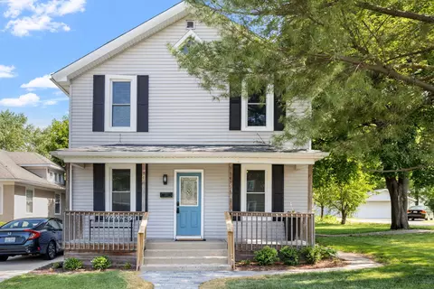 538 E 12th St, Lockport, IL 60441