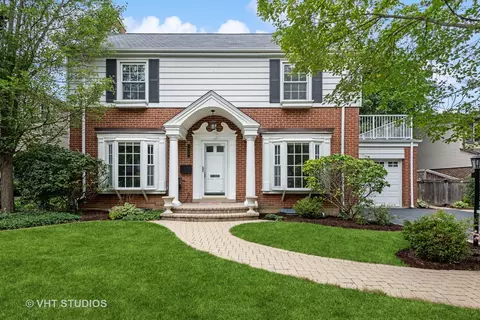 900 Oxford Rd, Deerfield, IL 60015