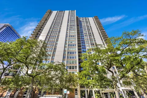 1255 N Sandburg Ter #2611E, Chicago, IL 60610