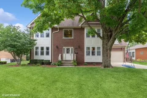 909 S Hi Lusi Ave, Mount Prospect, IL 60056