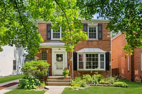7073 N Mason Ave, Chicago, IL 60646