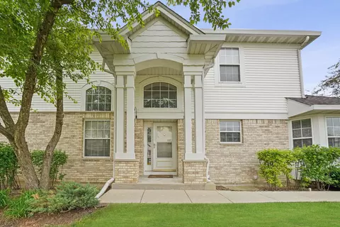 139 Bay Dr, Itasca, IL 60143