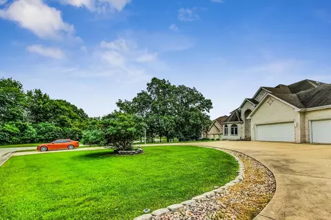 3230 Thaxted Cir, Olympia Fields, IL 60461 photo 2