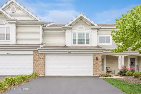 2315 Scott Ln, Aurora, IL 60502