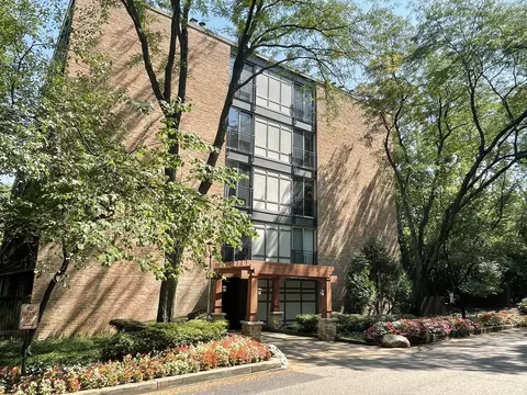 5800 Oakwood Dr #3J, Lisle, IL 60532