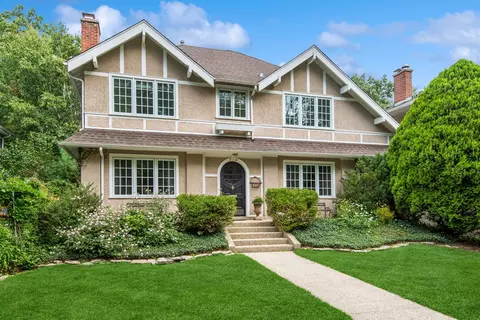 510 Maple Ave, Wilmette, IL 60091
