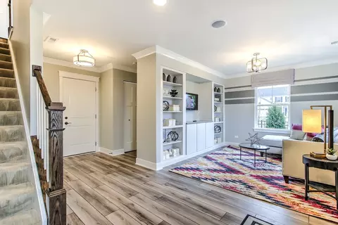1545 Cooper St, Des Plaines, IL 60018 photo 2