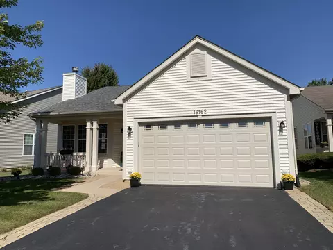 16162 Seneca Lake Cir, Crest Hill, IL 60403