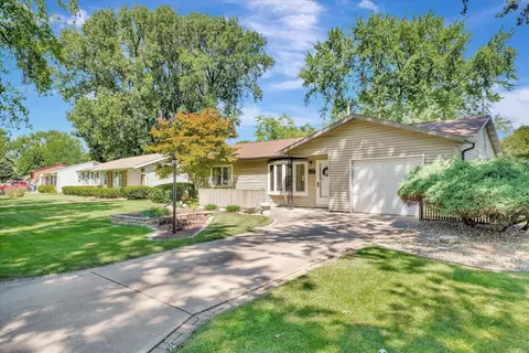 1410 Aztec Dr, Champaign, IL 61821 photo 3