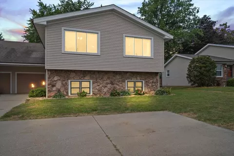 207 S Towanda Ave #A, Normal, IL 61761