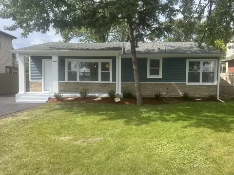 8020 Newland Ave, Burbank, IL 60459