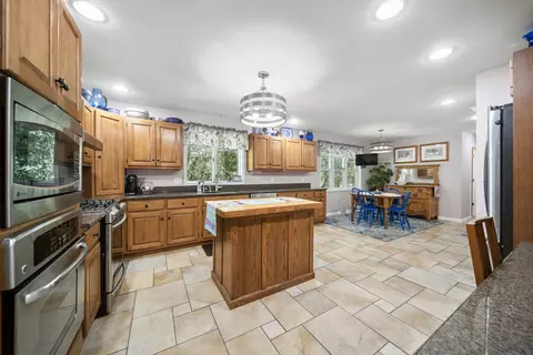 683 Sioux Dr, Freeport, IL 61032 photo 9