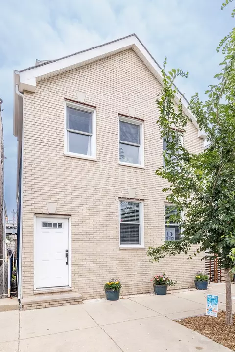 2038 W 21st St, Chicago, IL 60608
