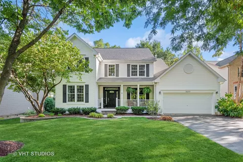 3517 Deville Ln, Saint Charles, IL 60175