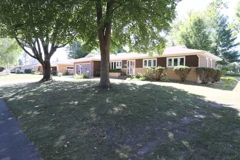 702 Eastmor Dr, Princeton, IL 61356