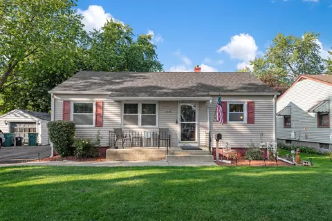 1305 John St, Joliet, IL 60435