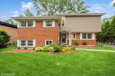 2721 Lincoln Ln, Wilmette, IL 60091