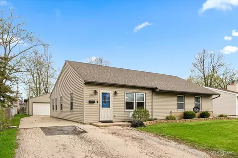 620 Parkside Cir, Streamwood, IL 60107