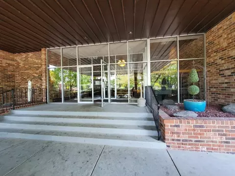 1049 W Ogden Ave #312, Naperville, IL 60563