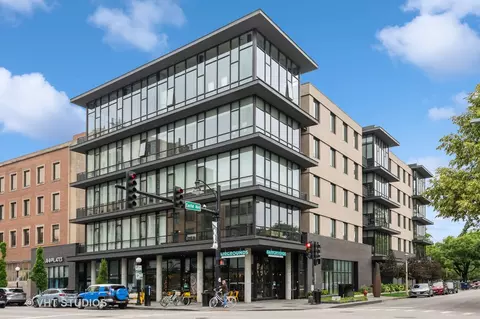 147 N Euclid Ave #202, Oak Park, IL 60302