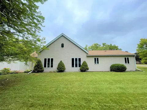 381 Itasca St, Wood Dale, IL 60191