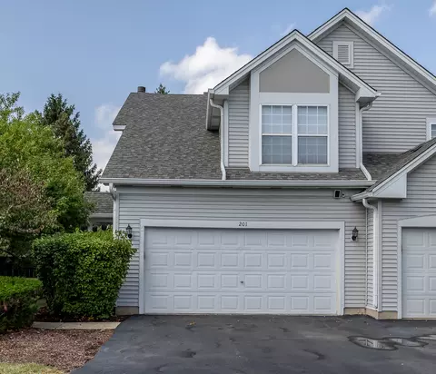 201 Huntington Ct, Oswego, IL 60543