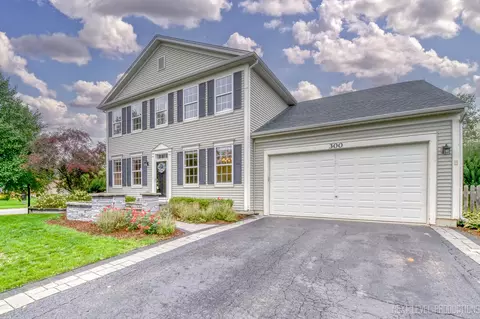 300 Kensington Dr, Oswego, IL 60543