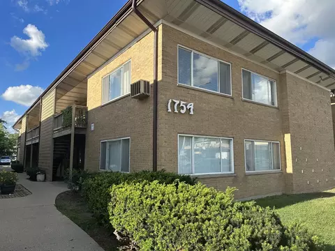 1754 E Oakton St #205, Des Plaines, IL 60018