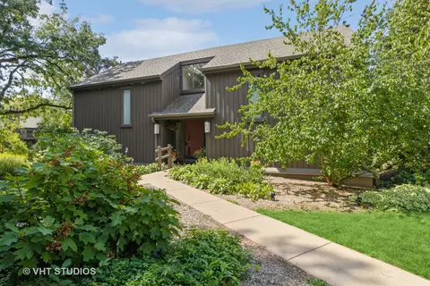 279 Rolling Wood Ln #D, Lake Barrington, IL 60010