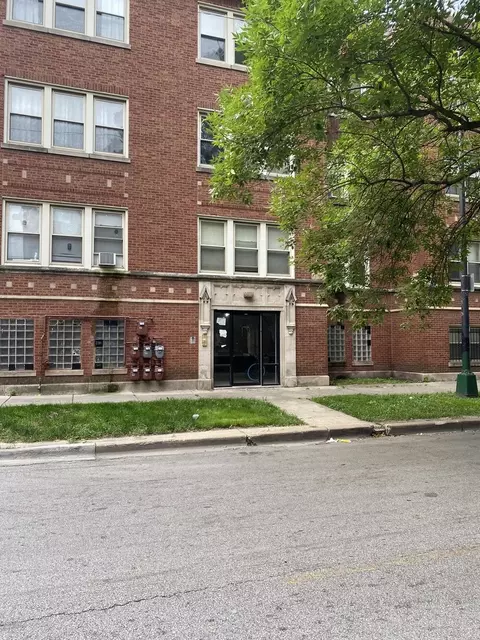 2509 E 76th St #2, Chicago, IL 60649
