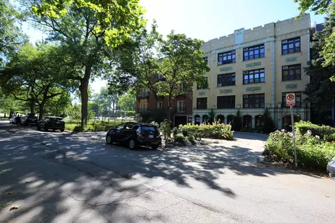 1127 W Farwell Ave #204, Chicago, IL 60626