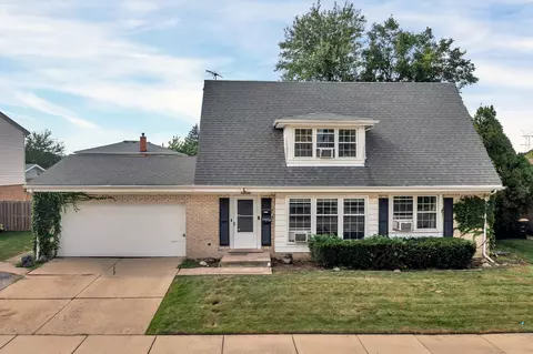 9258 N Courtland Dr, Niles, IL 60714