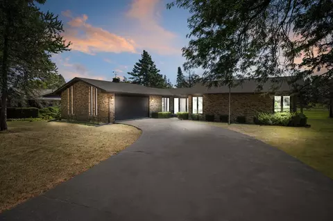 100 Stoney Creek Rd, Dekalb, IL 60115