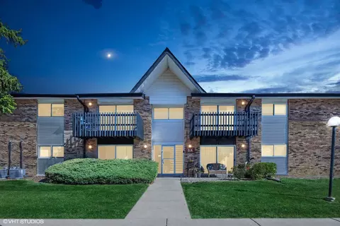 5 Kingery Quarter #202, Willowbrook, IL 60527
