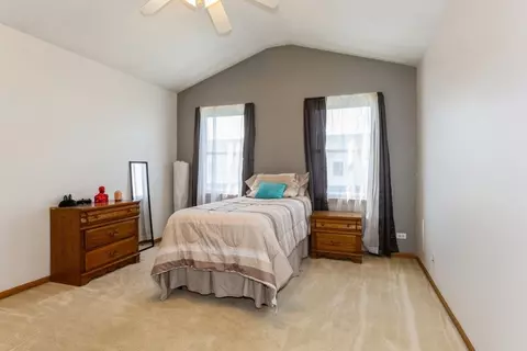 1810 Waters Edge Dr, Minooka, IL 60447 photo 9