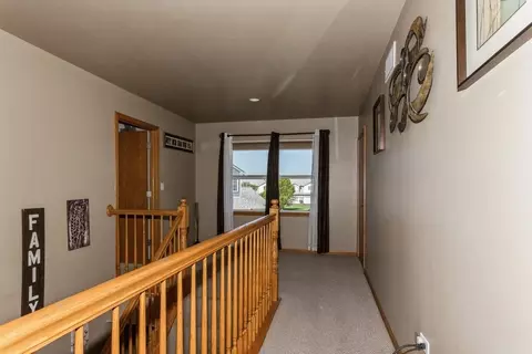 1810 Waters Edge Dr, Minooka, IL 60447 photo 7