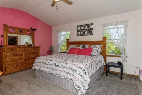 1810 Waters Edge Dr, Minooka, IL 60447 photo 8