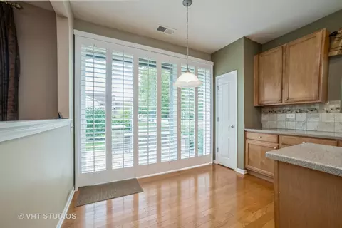 2800 Edgewater Dr, Elgin, IL 60124 photo 11