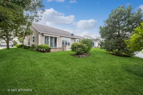 2800 Edgewater Dr, Elgin, IL 60124 photo 6