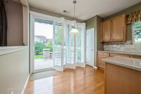 2800 Edgewater Dr, Elgin, IL 60124 photo 12
