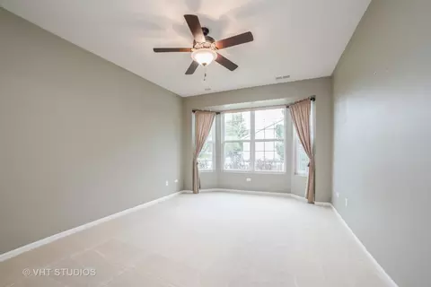 2800 Edgewater Dr, Elgin, IL 60124 photo 23