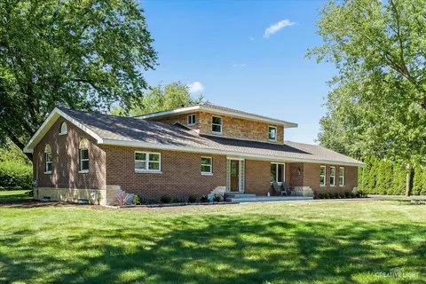 34 S Cherry Dr, Oswego, IL 60543