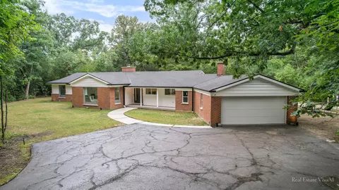 2610 Ridge Rd, Highland Park, IL 60035